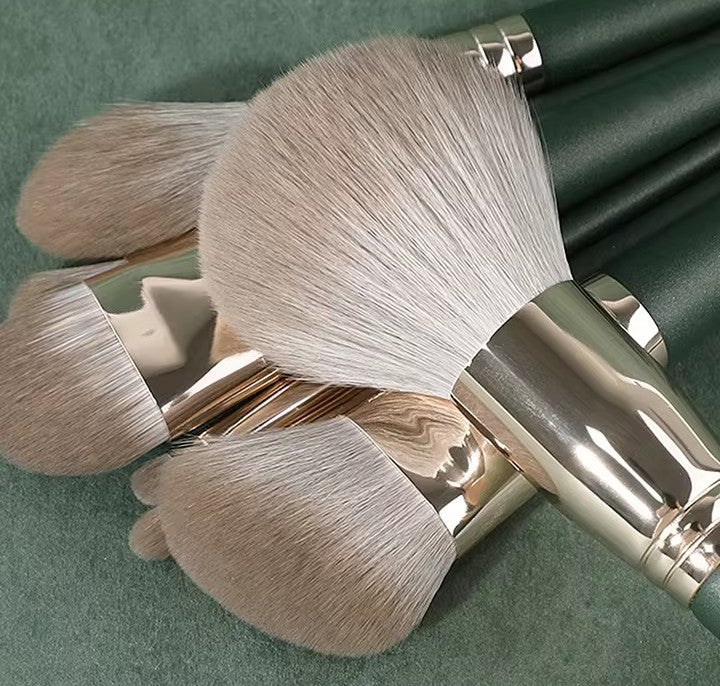 14 soft/fluffy green makeup brushes